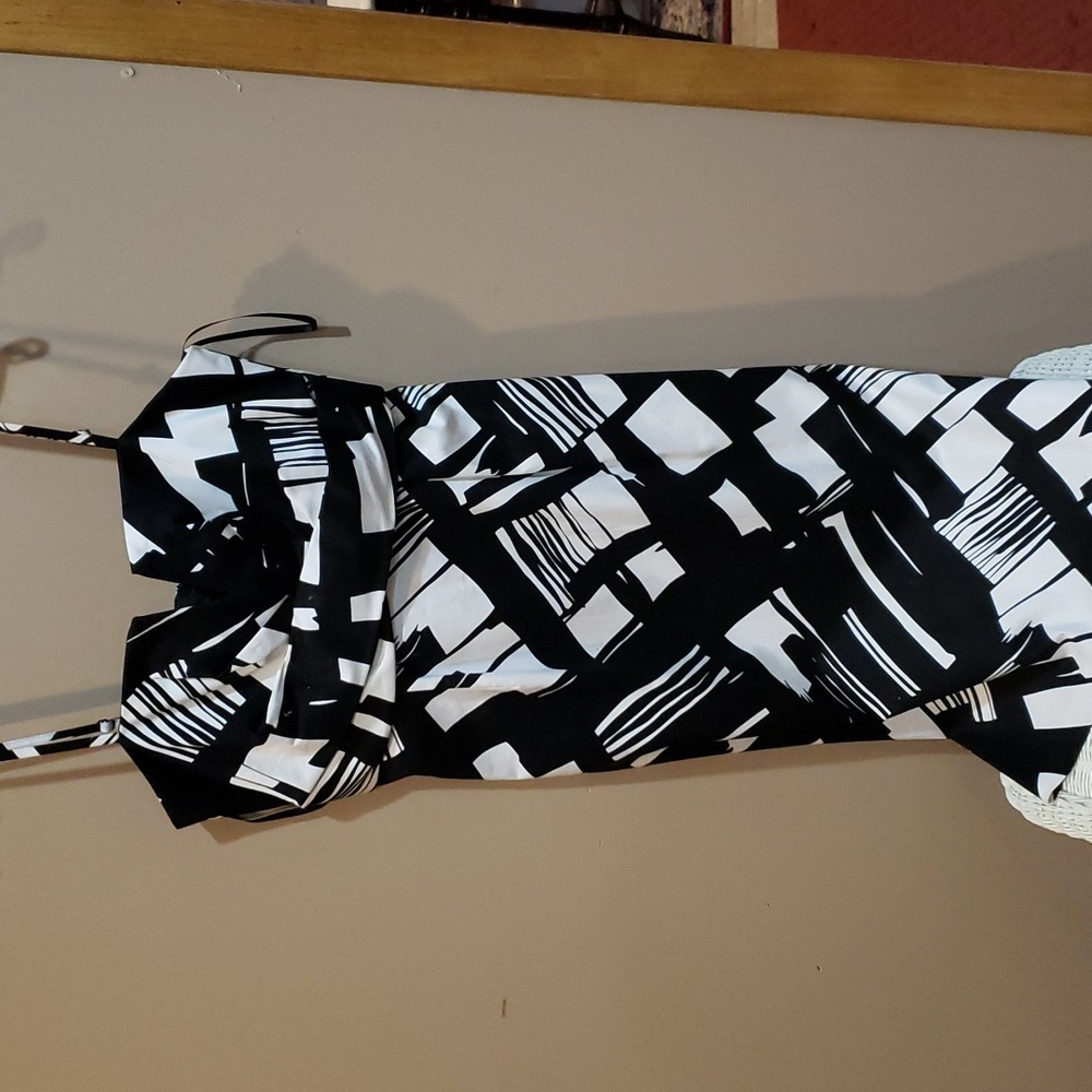 White House Black Market Black & White Abstract Print Midi Dress